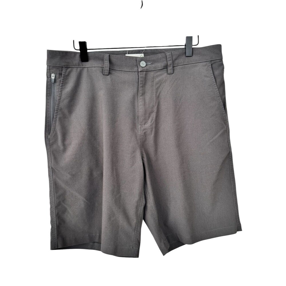 Tasc Men's Athletic Gray Stretch Performance Shorts - Size 34 Tailored